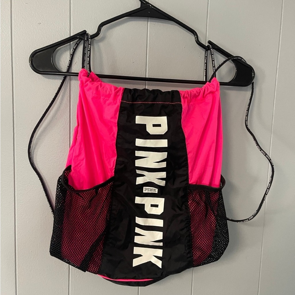Backpack tote, Victoria’s Secret PINK 
This is in good condition
